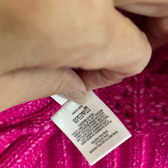 Express Sweater - Picture 5 of 5